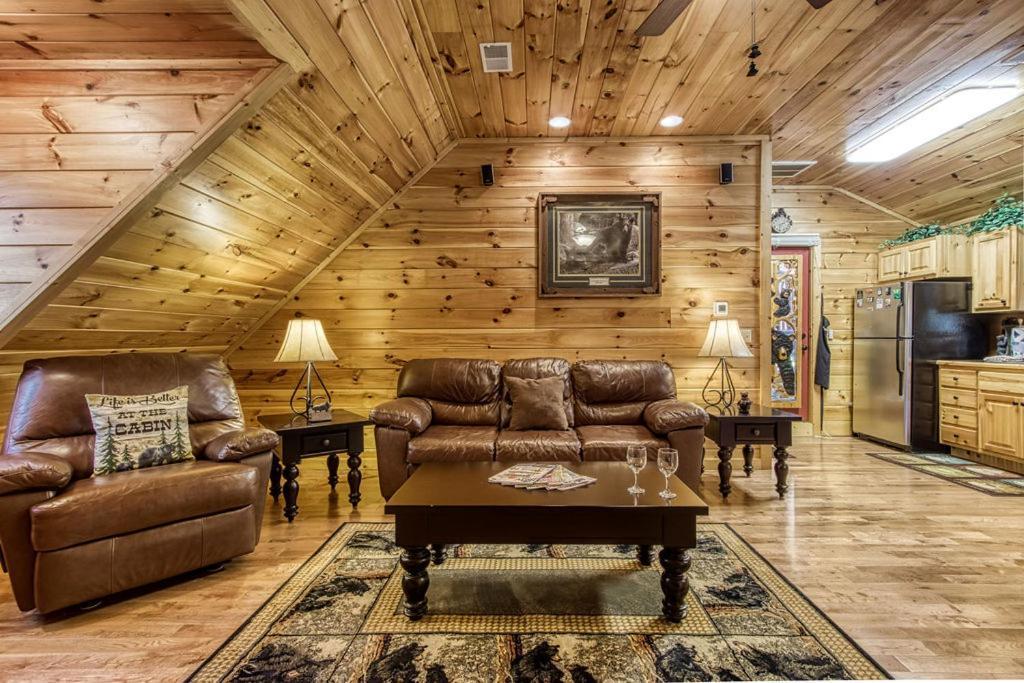 Papa Bear, Hot Tub, Wifi, 1089 Free Tickets Each Paid Day, Dollywood And More Sevierville Exteriör bild