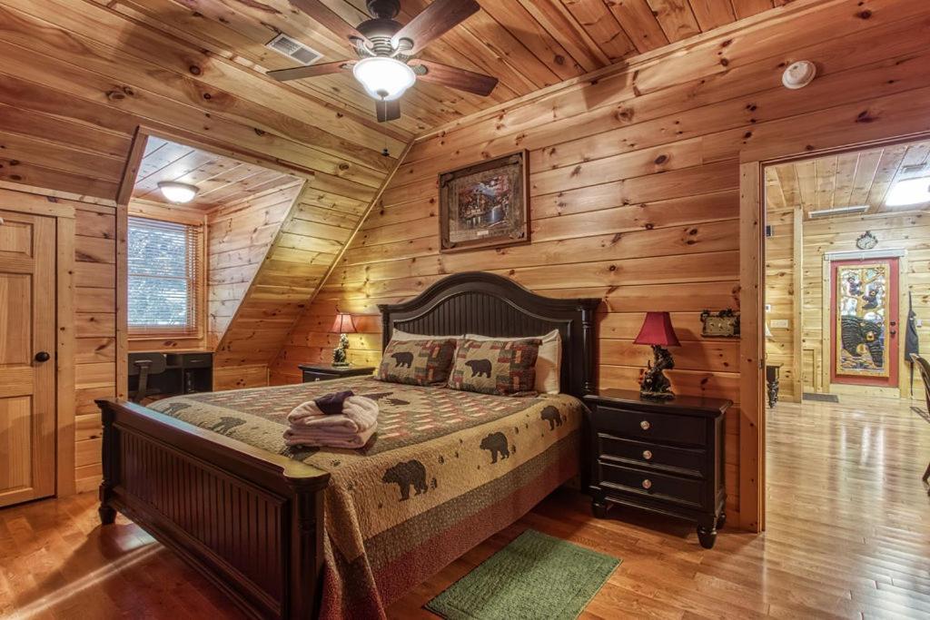 Papa Bear, Hot Tub, Wifi, 1089 Free Tickets Each Paid Day, Dollywood And More Sevierville Exteriör bild