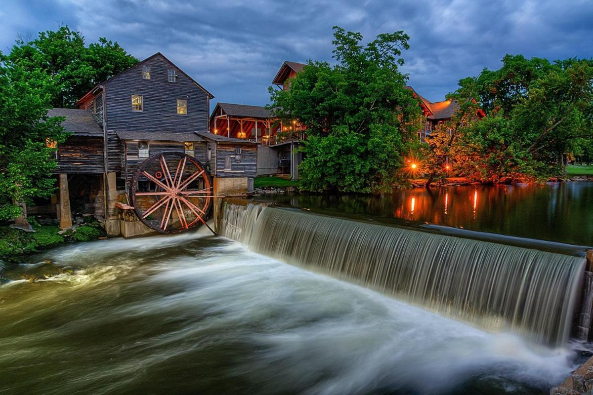 Papa Bear, Hot Tub, Wifi, 1089 Free Tickets Each Paid Day, Dollywood And More Sevierville Exteriör bild