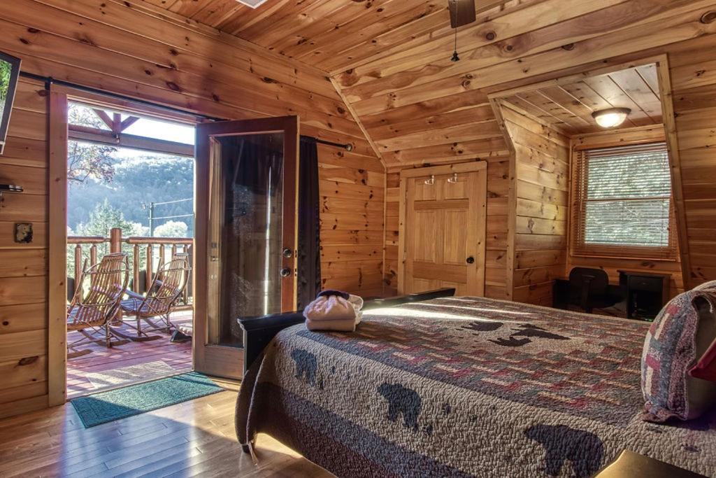 Papa Bear, Hot Tub, Wifi, 1089 Free Tickets Each Paid Day, Dollywood And More Sevierville Exteriör bild