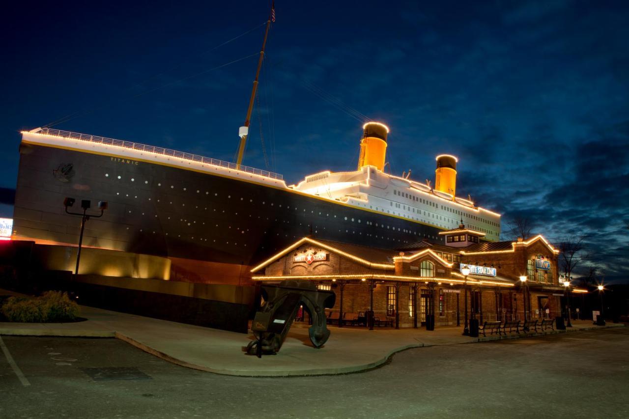 Papa Bear, Hot Tub, Wifi, 1089 Free Tickets Each Paid Day, Dollywood And More Sevierville Exteriör bild