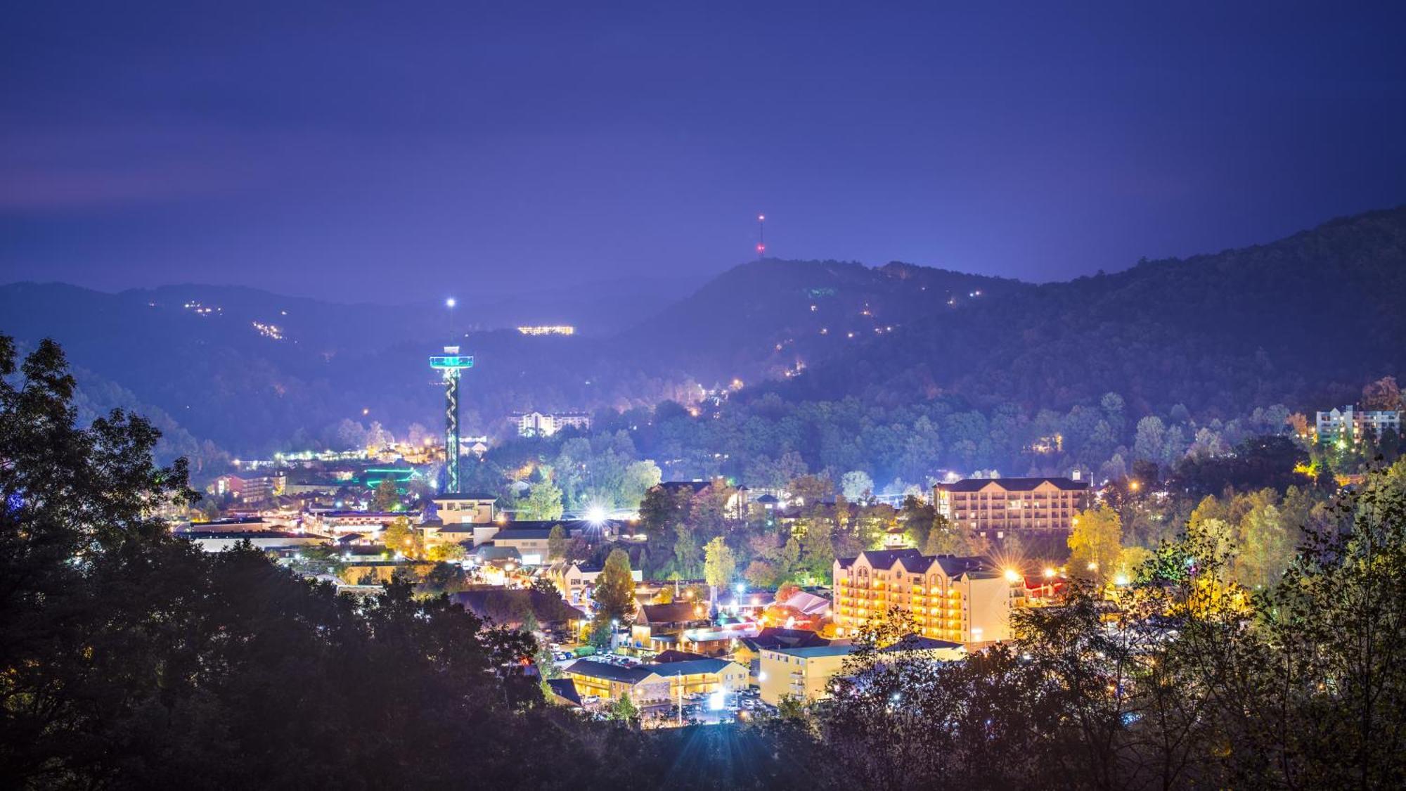 Papa Bear, Hot Tub, Wifi, 1089 Free Tickets Each Paid Day, Dollywood And More Sevierville Exteriör bild